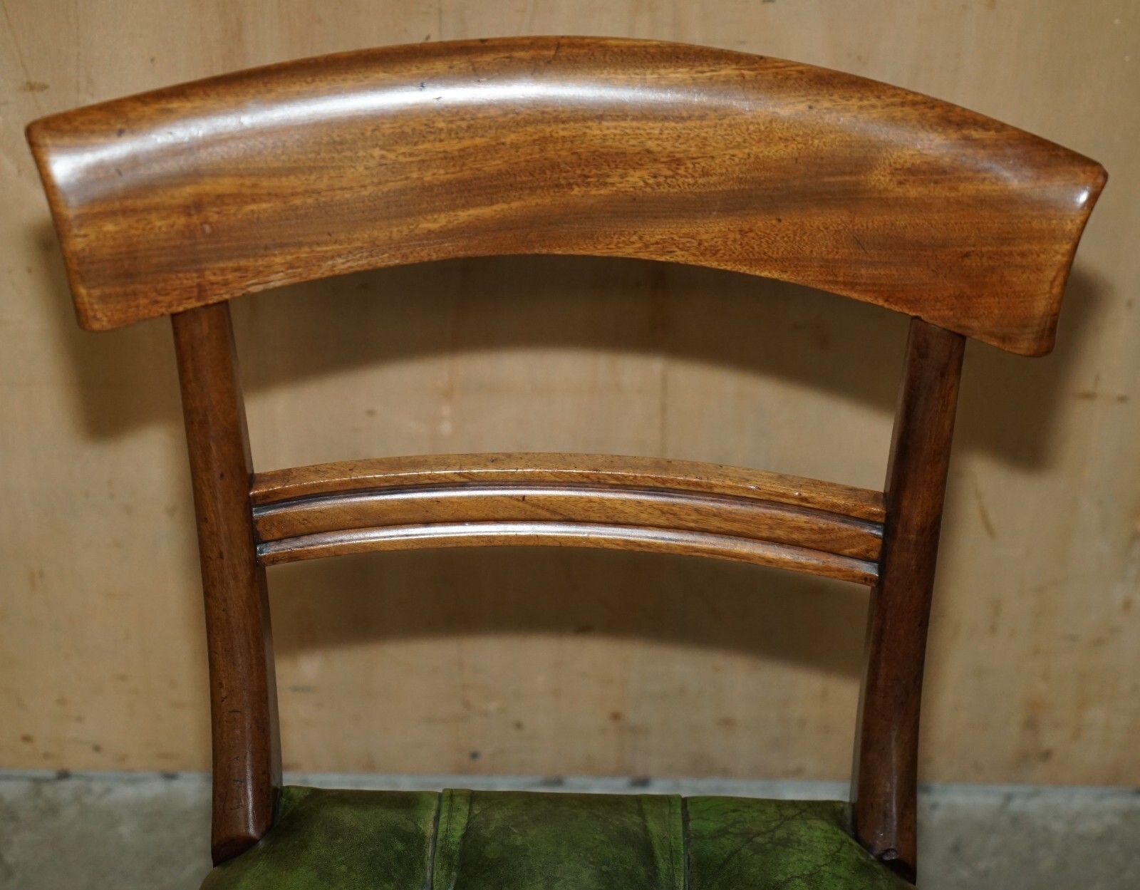 photo vintage Four Fine Antique Victorian Green Leather Mahogany Chesterfield Dining Chairs 4