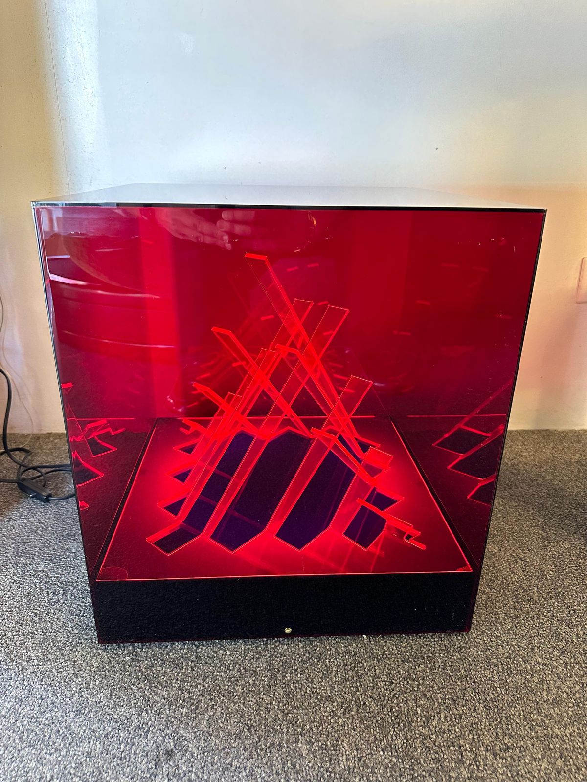 photo for sale Lamp Sculpture Cinetic Cubo Di Teo Plexiglass By James Riviere, Italy, 1970s