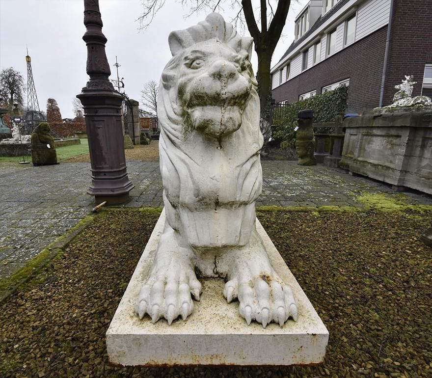 19th Century Set Of Cast Iron Lion Statues photo for sale