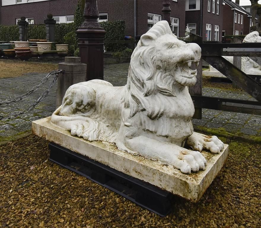 19th Century Set Of Cast Iron Lion Statues photo vinterior