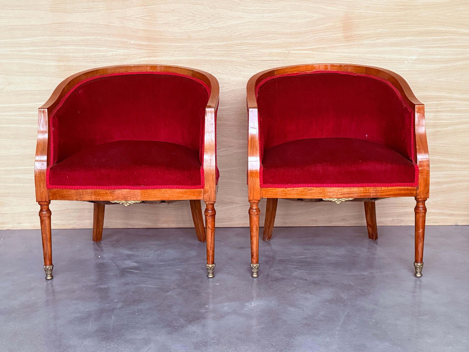 Fauteuils club français en velours rouge photo furniture