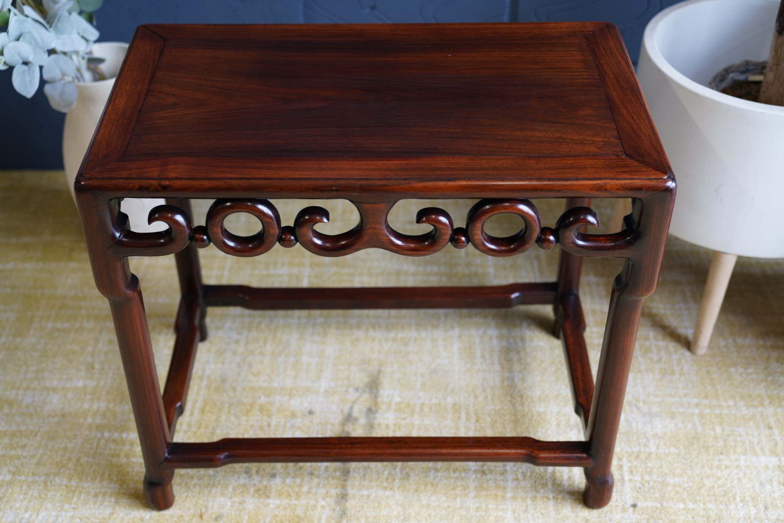 Elegant Hand Carved Rosewood Chinese Side Table – Timeless Oriental Craftsmanship photo buy