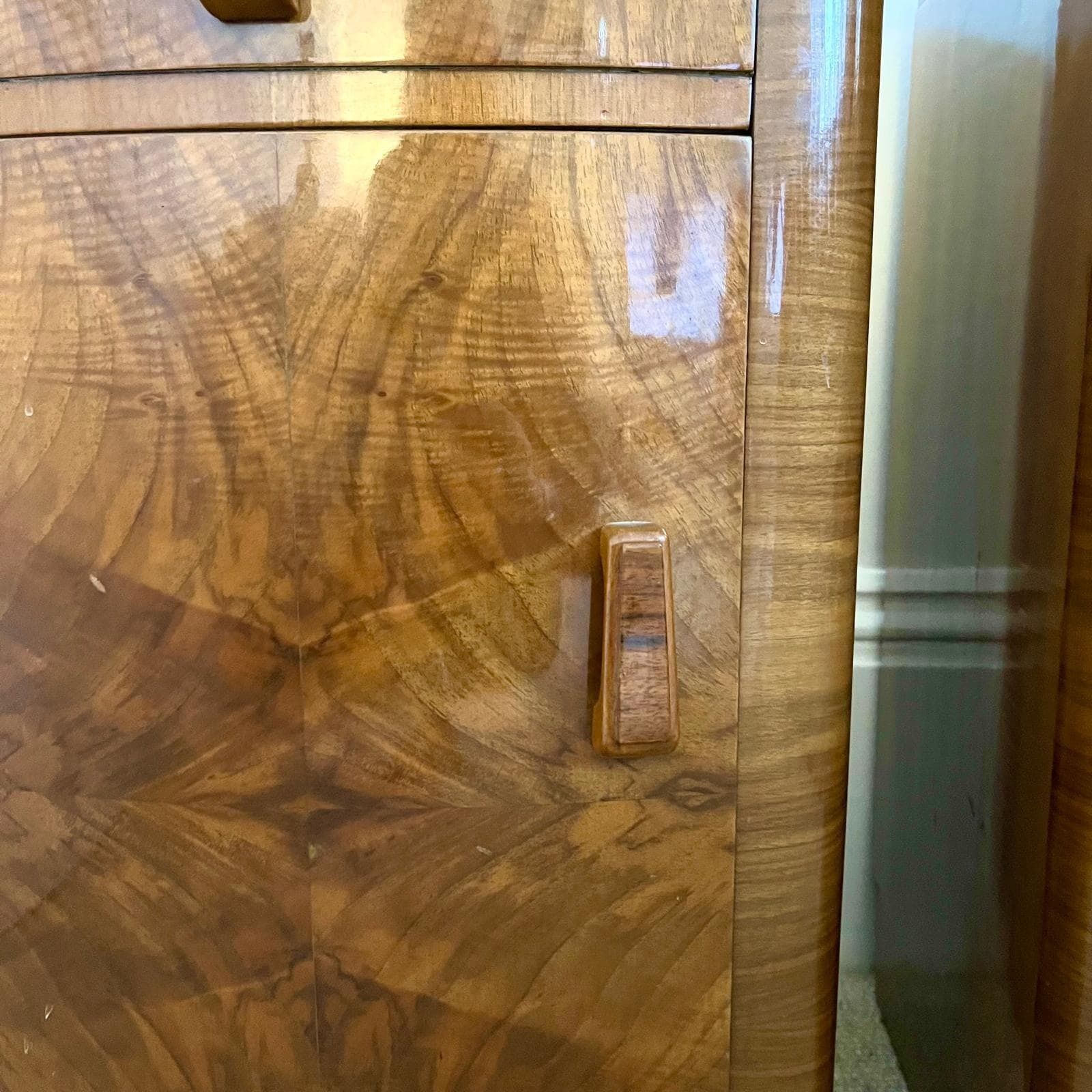 A Pair Of Walnut Art Deco Night Stands / Bedside Tables photo 1750.0