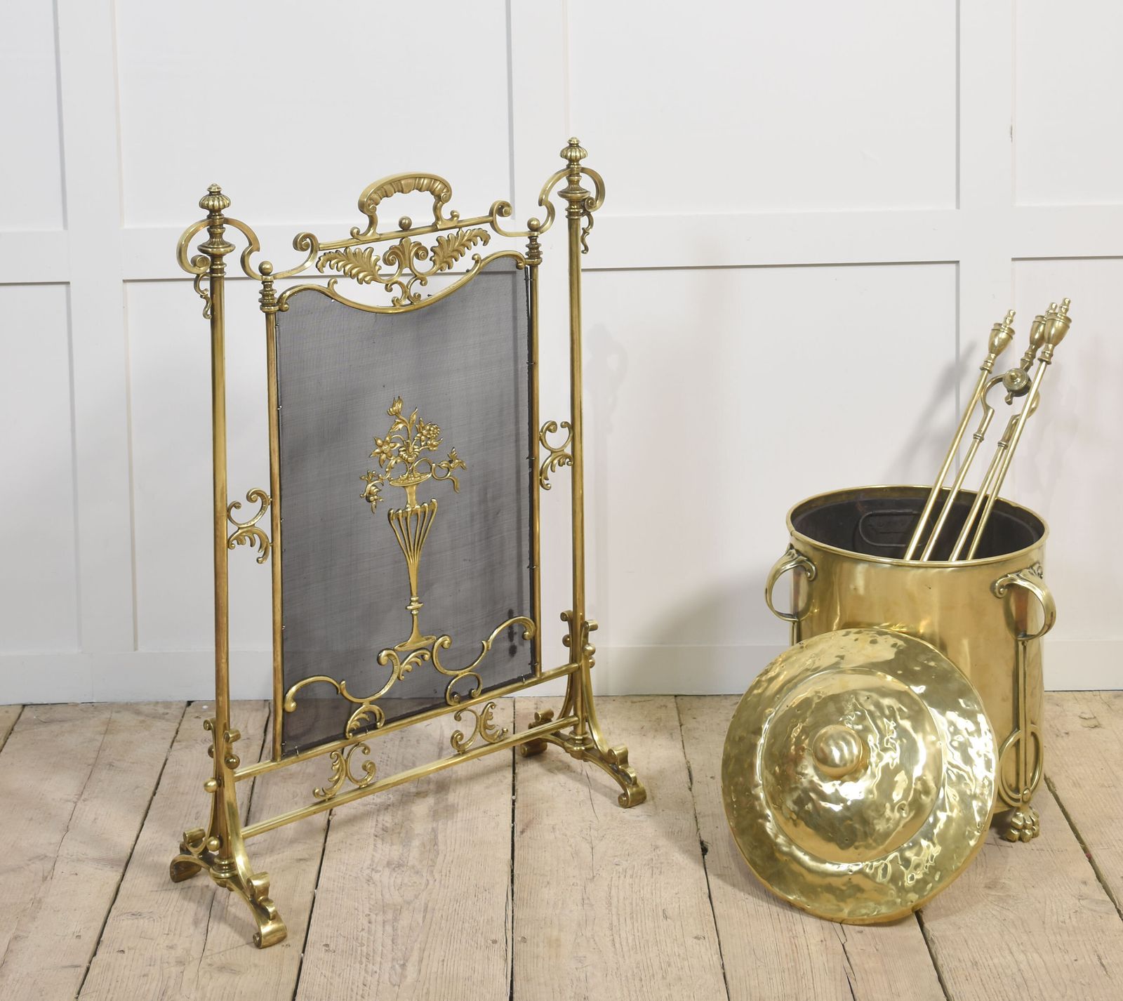 photo furniture Brass Fire Screen