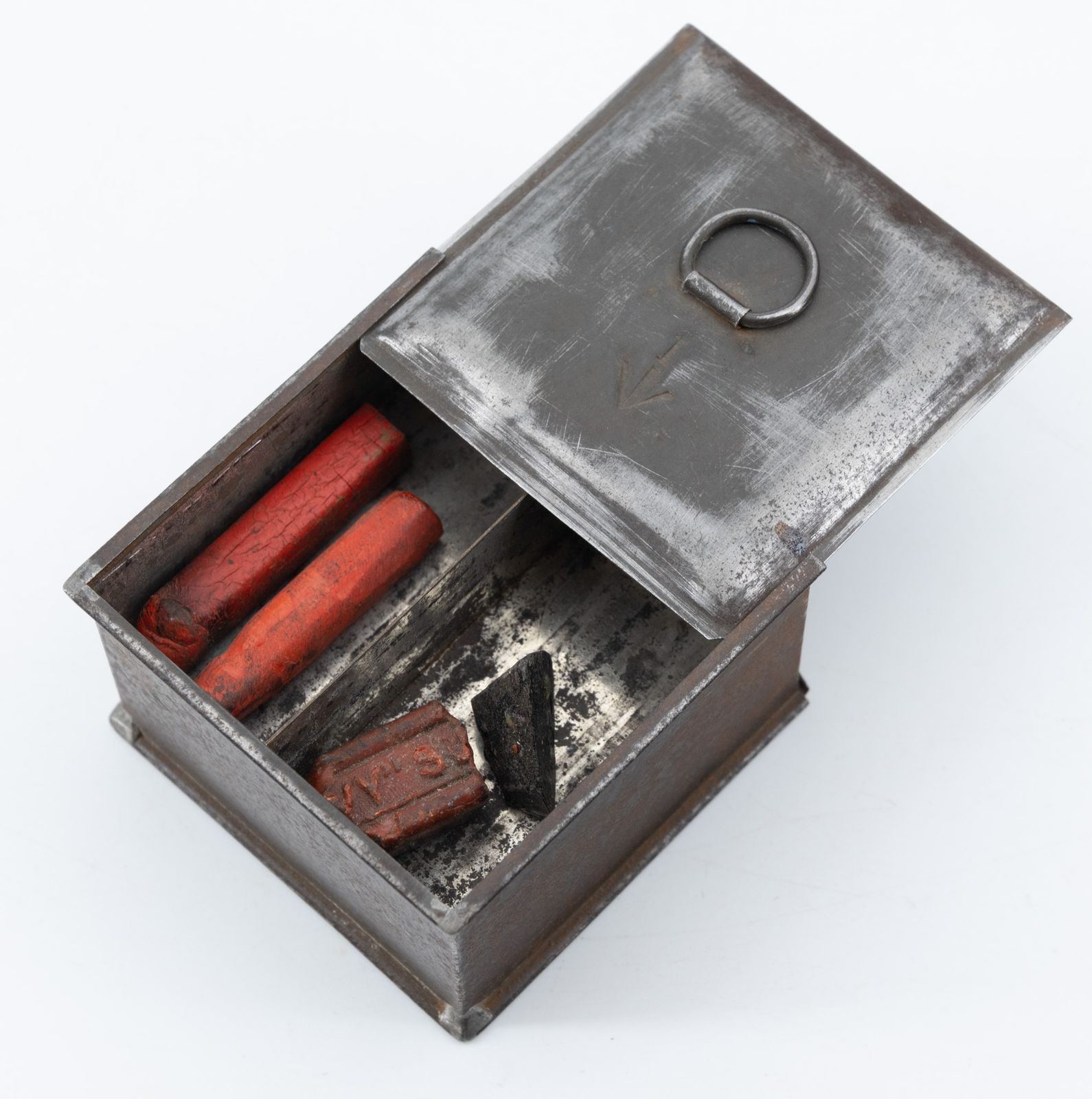 2400.0 Scarce Victorian Campaign Military Artist Watercolour Box By Reeves & Son With War Department Broad Arrow For India photo