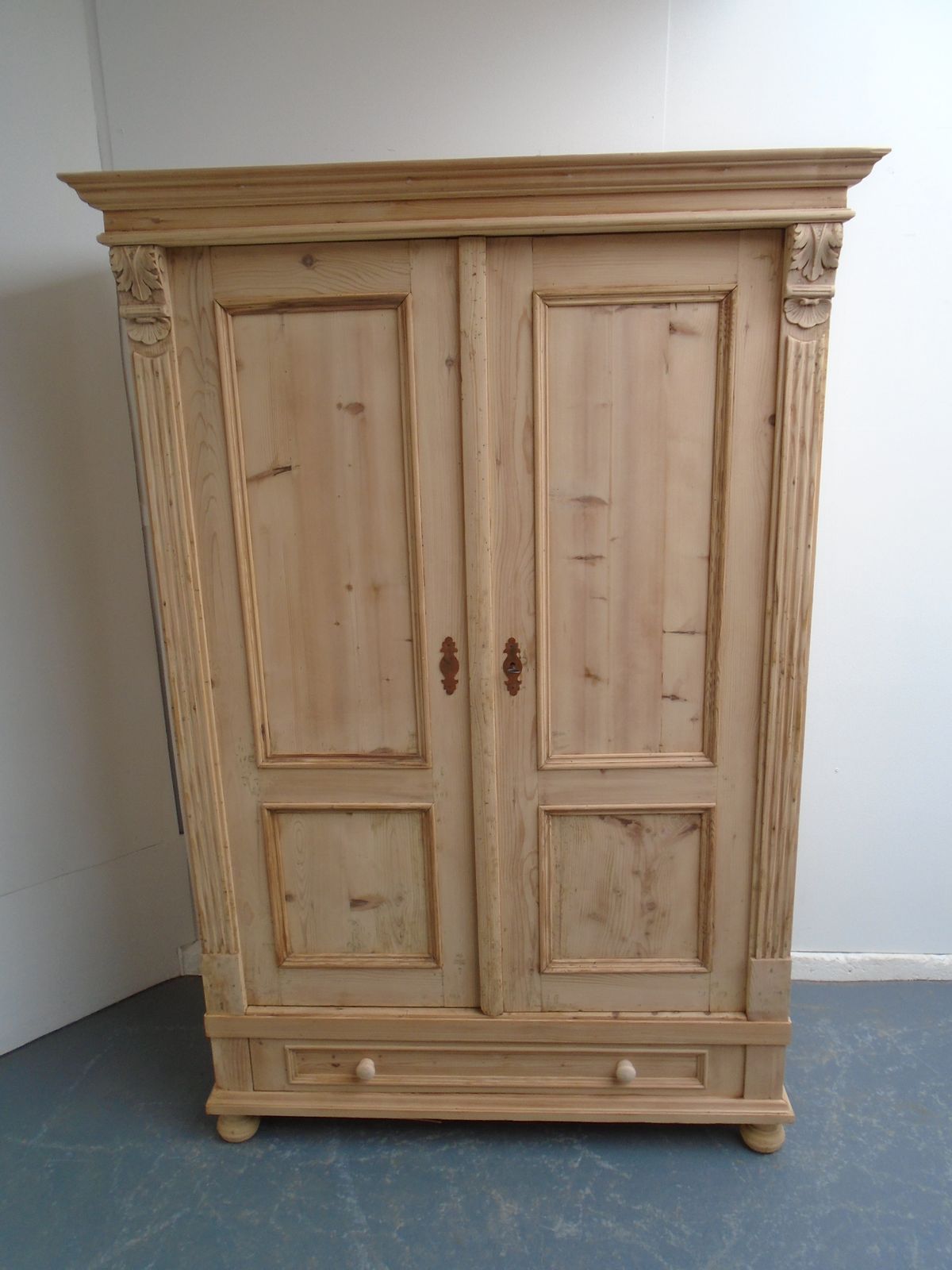 A Victorian Shelved Pine  Knockdown Wardrobe To Wax/Paint photo vintage