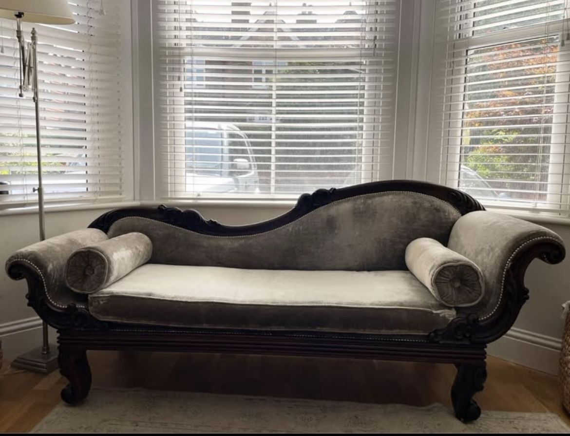 Antique Chaise Longue, 18th Century And Earlier