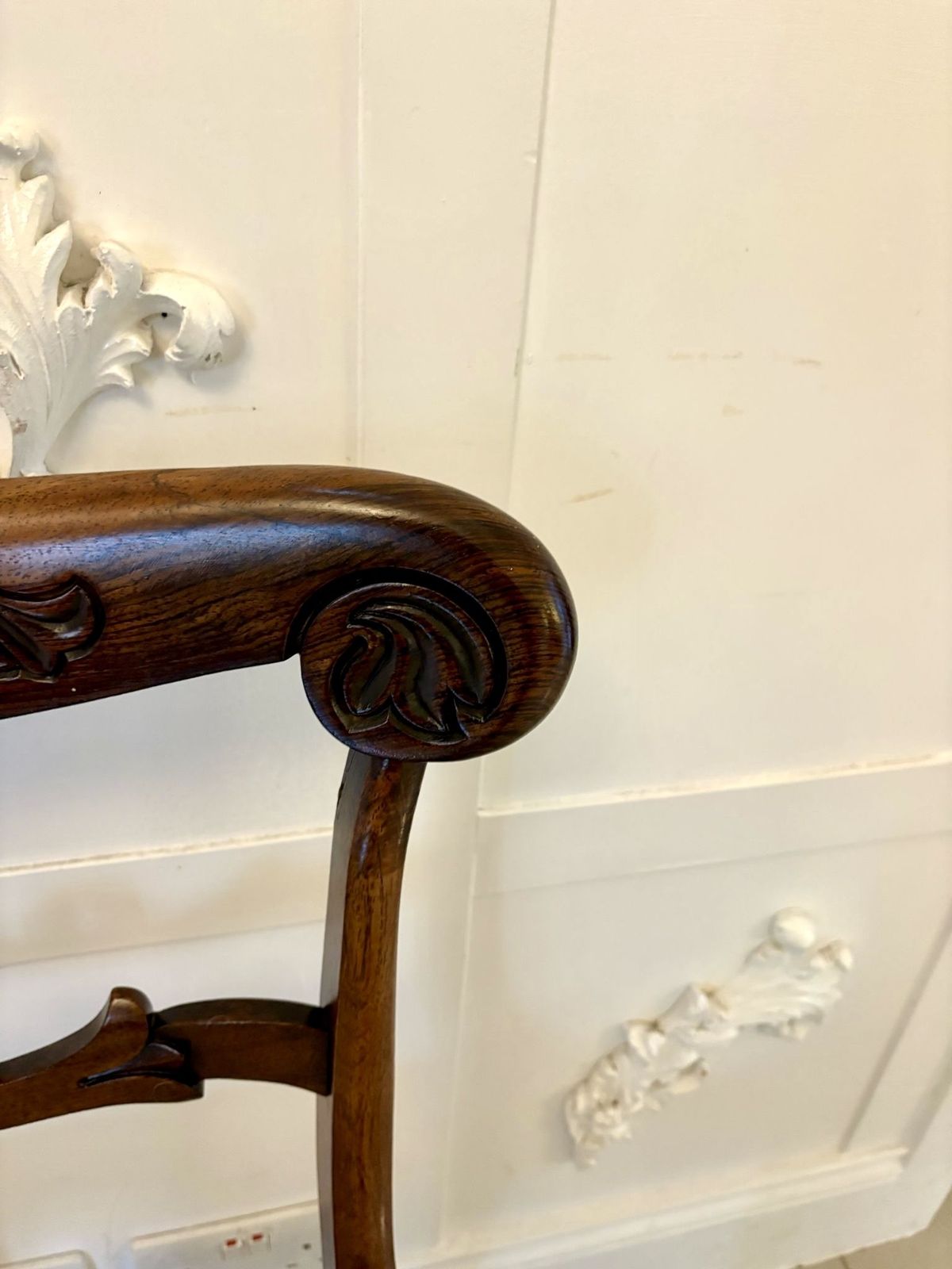 photo vinterior Outstanding Quality Set Of 8 Antique Carved Rosewood Dining Chairs