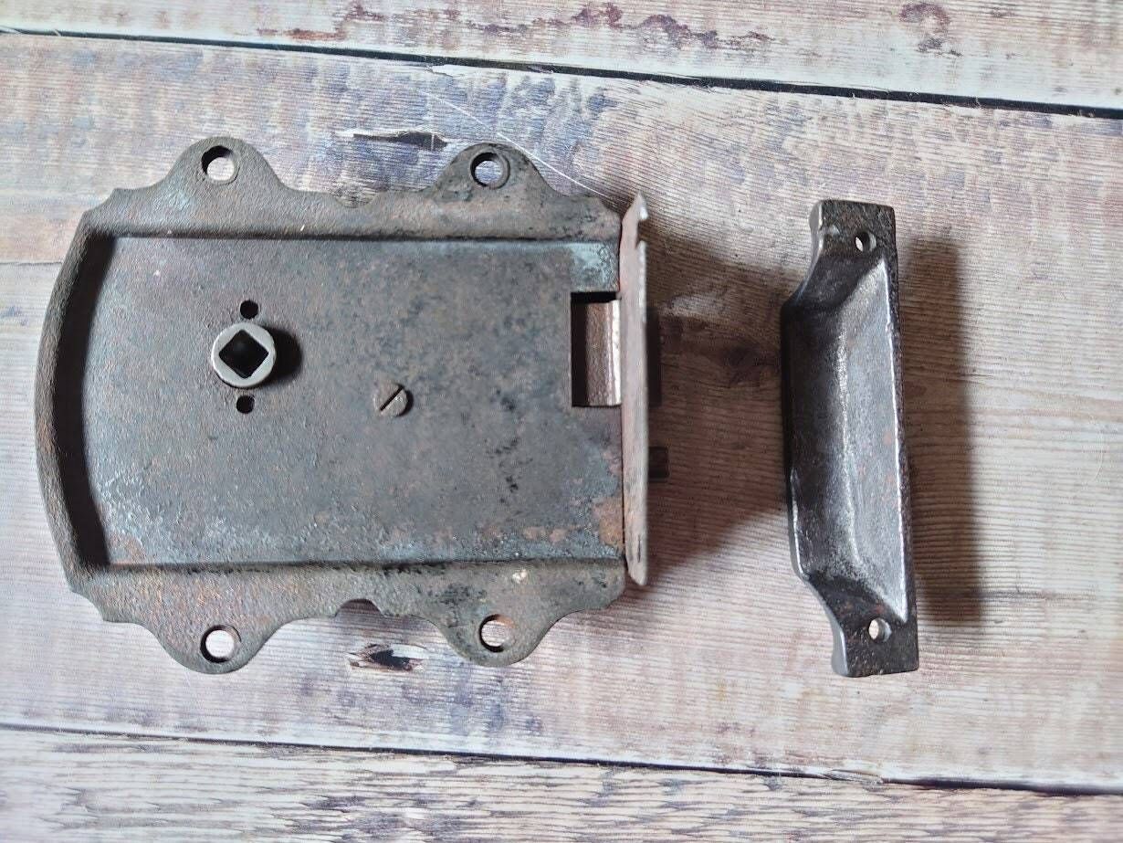 Vintage Steel Lock With Iron Keep, Vintage Sliding Lock, Old Latch photo vinterior