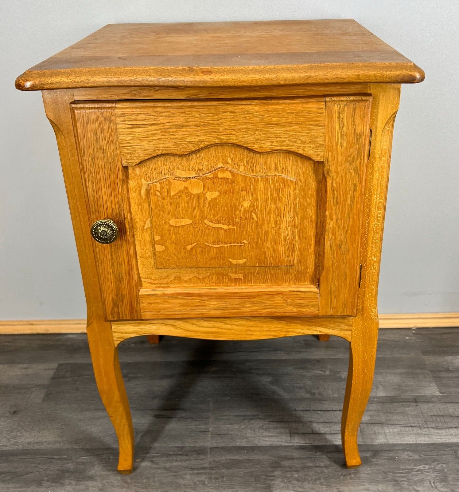 Vintage French Bedside Cabinet Louis XV Nightstand Bedside  Table – Lot 3728