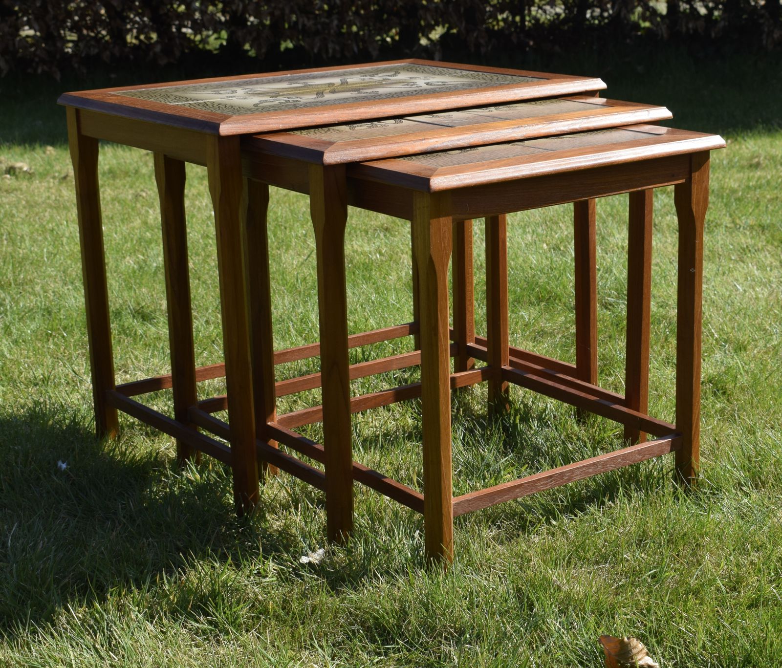 photo vinterior Danish Tiled Top Teak Nest Of Tables