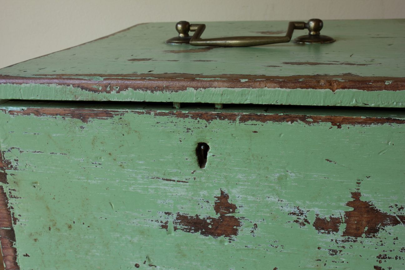 photo vinterior Wood Green Painted Pine Cabinet. Rustic 19th Century Drawer Storage Box.