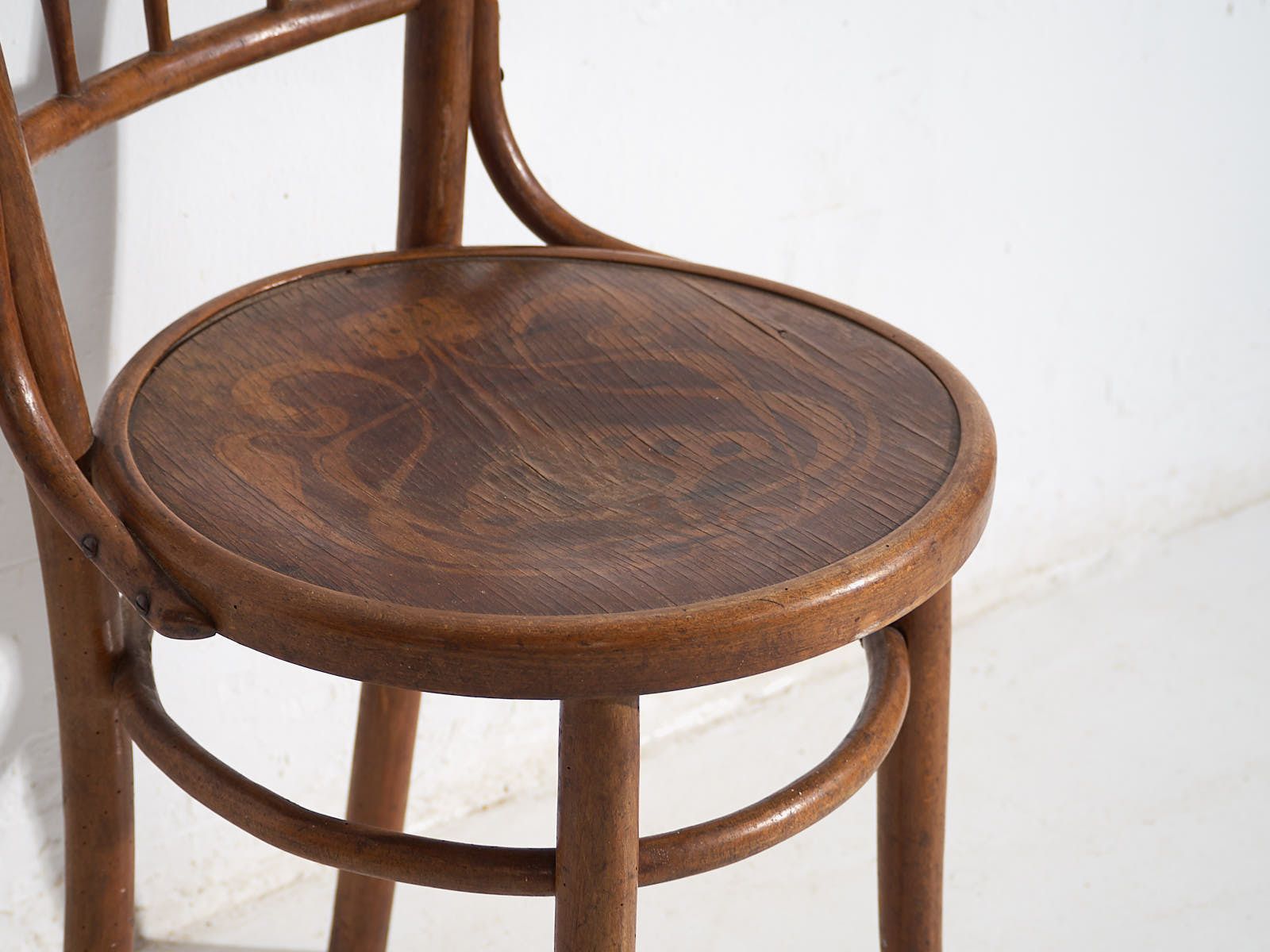 photo furniture Antique Thonet Bentwood Chairs (C.1920). Set Of 4 Pieces #14