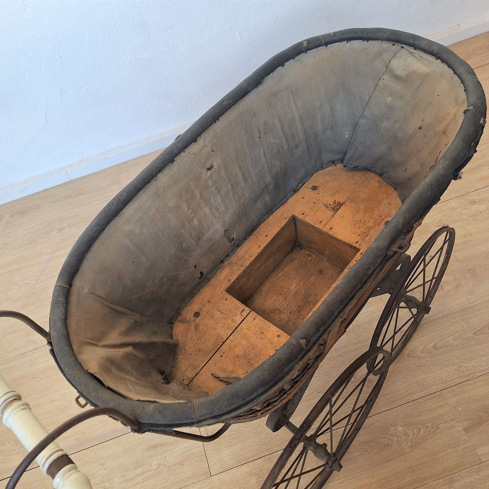 Antique Stroller For Children. 1900   1920 photo vinterior