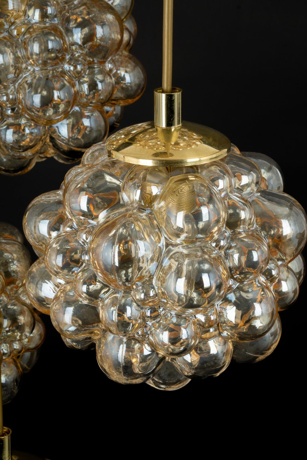 Verlichting Grote Cascading Hanglamp Met Bellenglazuur – Limburg, Duitsland, Jaren 1970 photo