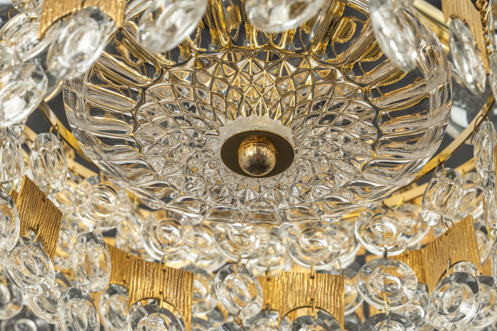 photo vintage Impressive Large Gilt Brass And Crystal Glass Chandelier By Palwa Germany, 1960s