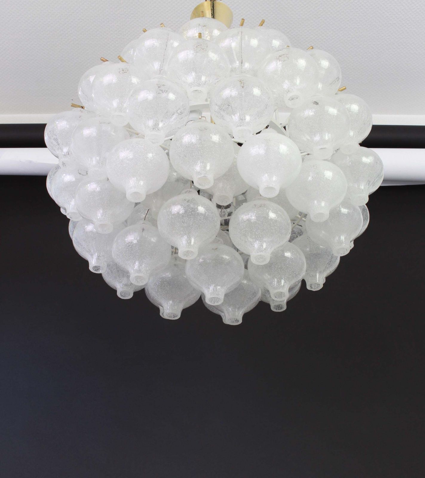 1 Of 8 Large Tulipan Glass Chandelier By Kalmar, Austria, 1960s photo buy