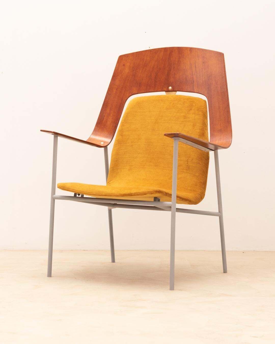 Plywood Armchair Attributed Robin Day, 1960s photo furniture