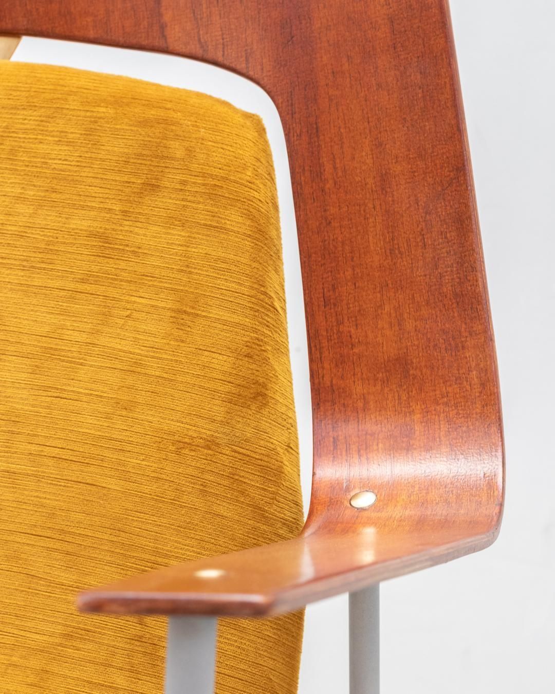 Plywood Armchair Attributed Robin Day, 1960s photo 3611.0