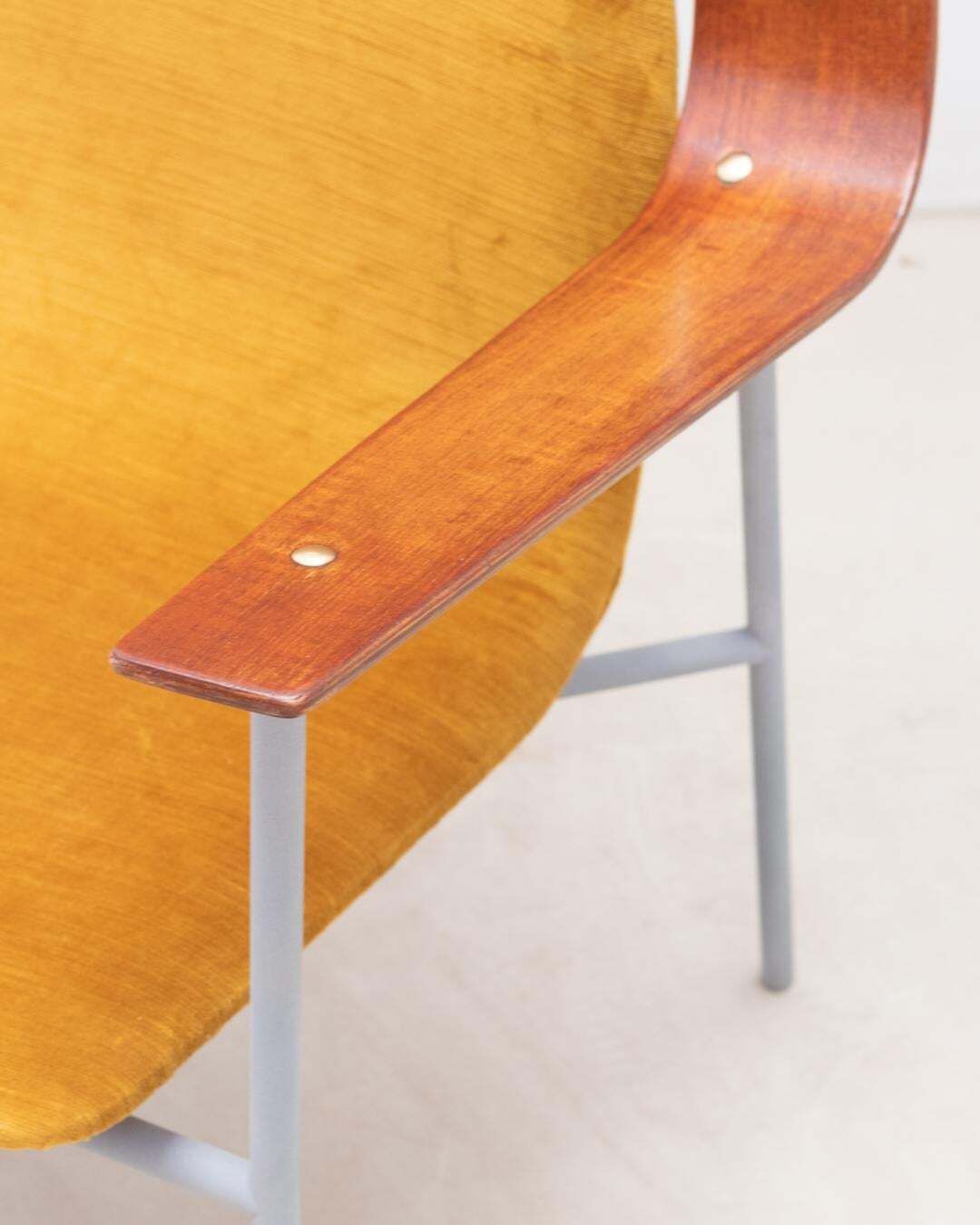 Plywood Armchair Attributed Robin Day, 1960s photo vinterior