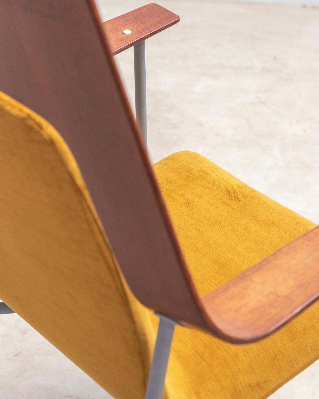 photo vinterior Plywood Armchair Attributed Robin Day, 1960s