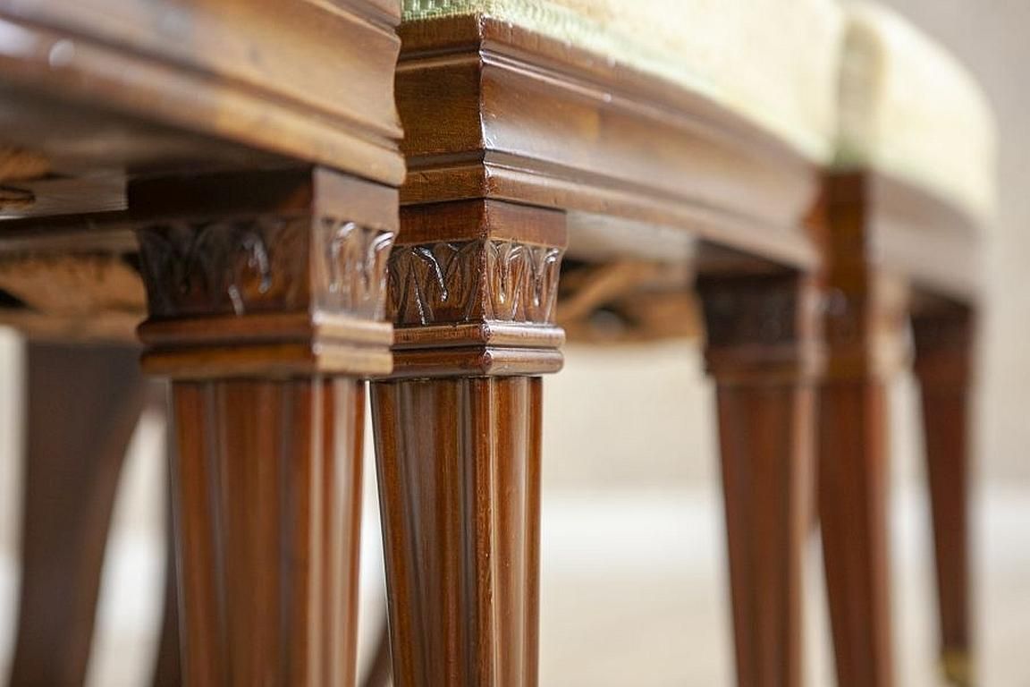 photo furniture Set Of Four Mahogany Chairs In White Upholstery, Circa 1880
