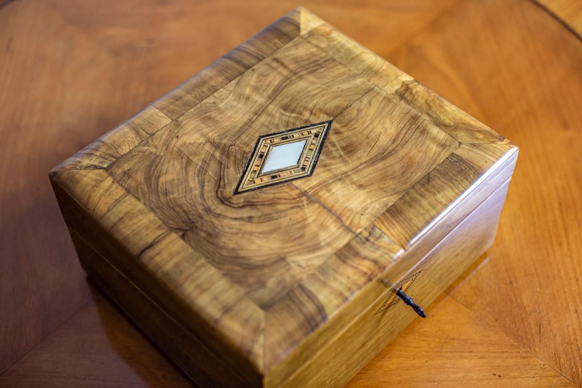 19th Century Pine Lap Desk Inlaid With Mother Of Pearl photo vinterior
