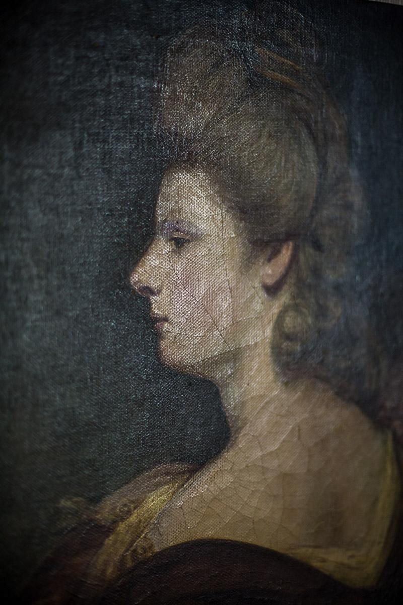 19th Century Painting, Oil On Canvas, A Portrait Of A Woman photo vinterior