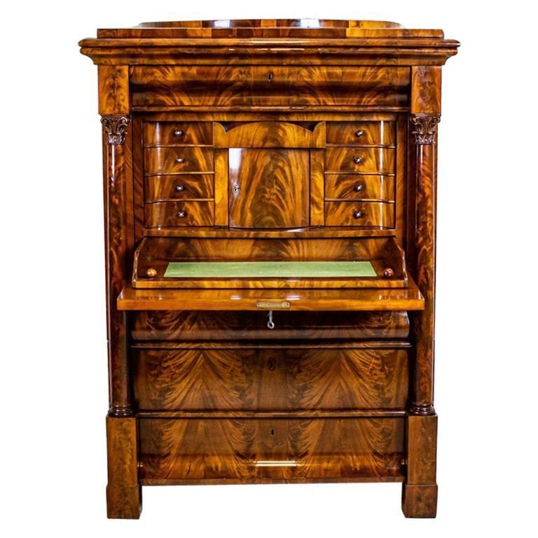 19th Century Biedermeier Mahogany Secretary Desk In Beautiful Graining