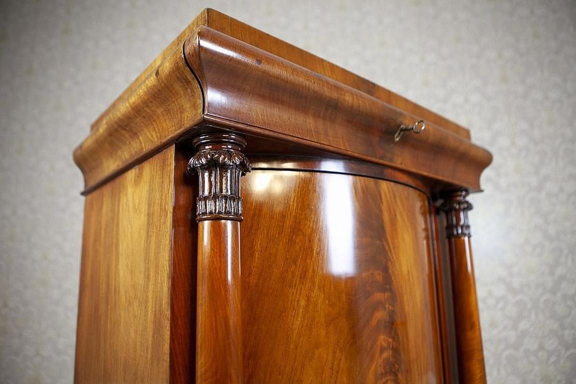 3100.0 19th Century Biedermeier Mahogany Wood And Veneer Linen Press photo