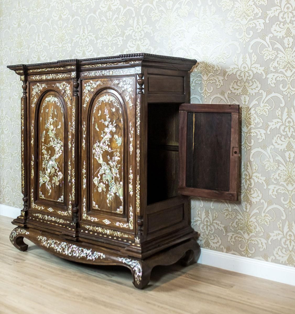 Oriental Cabinet With Mother Of  Pearl, Turn Of The 19th And 20th Centuries photo for sale