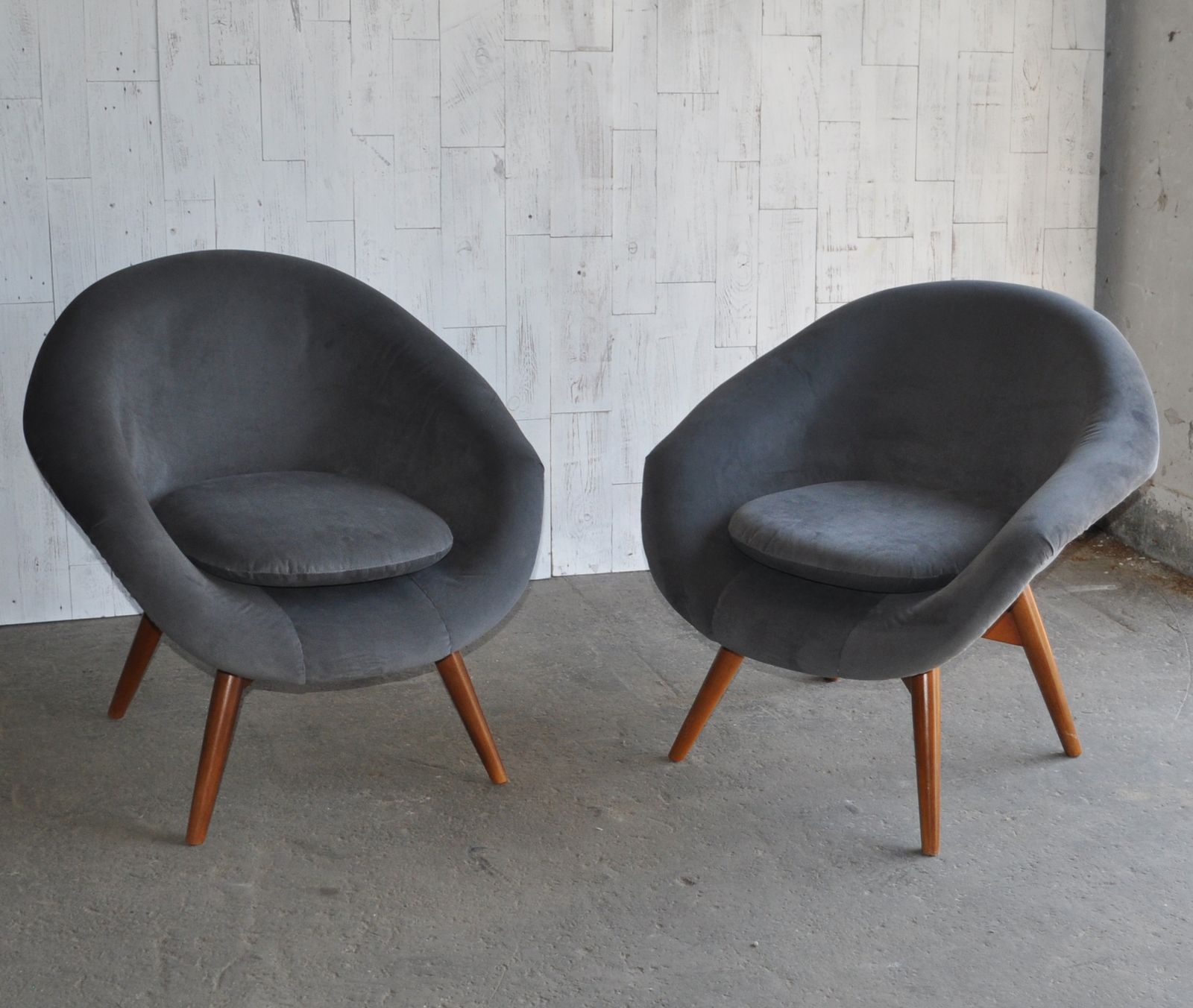 Vintage Velvet Chairs By Miroslav Navratil 1950s Set Of 2 photo vinterior