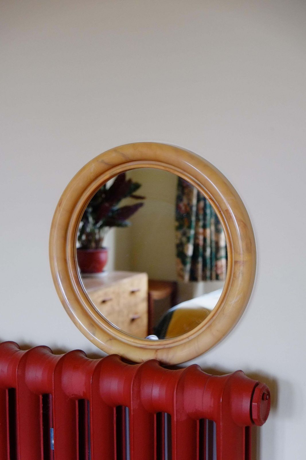 60's Mid Century Retro English Butterscotch Marbled Round Bathroom Mirror photo for sale
