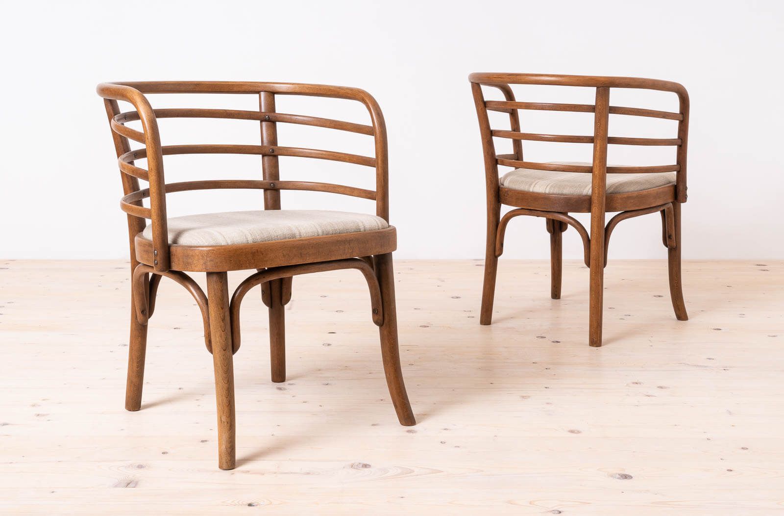 Set Of 2 Thonet Armchairs, Model B246, 1930s, Restored & Reupholstered
