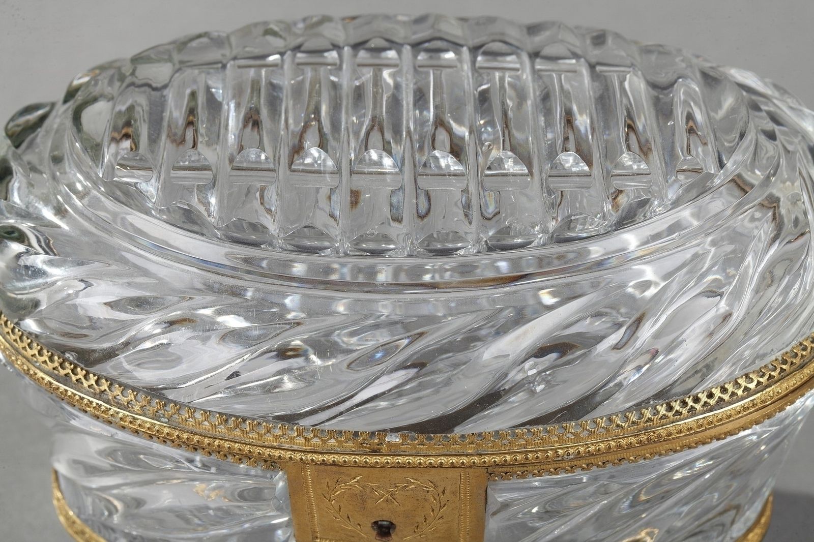 Décoration Coffret à bijoux d'époque Charles X en cristal taillé et ormolu photo