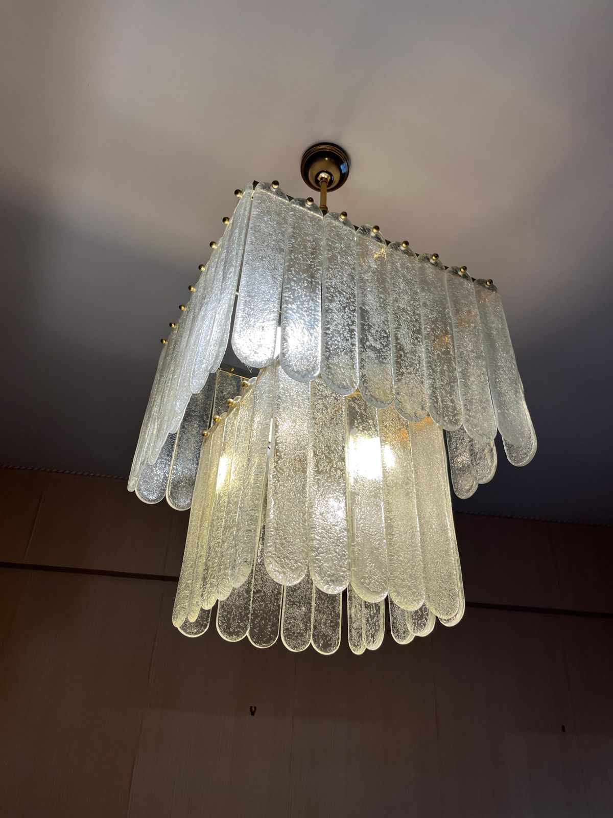 photo vinterior Set Of 2 Mid Century Monumental Murano Glass And Brass Chandeliers, 1960s