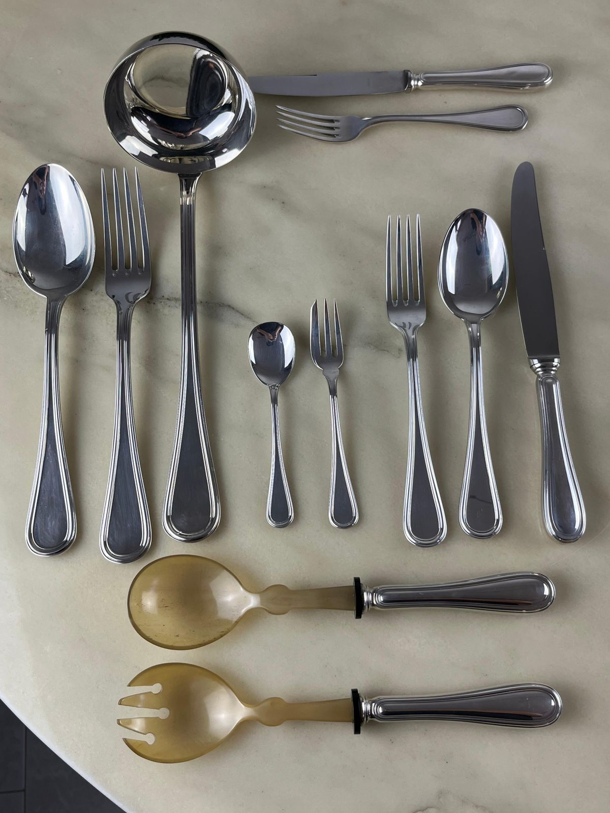 photo furniture Cutlery Service  101 Ps Of 800 Silver, English Style Italy, 1990s, Zaramella