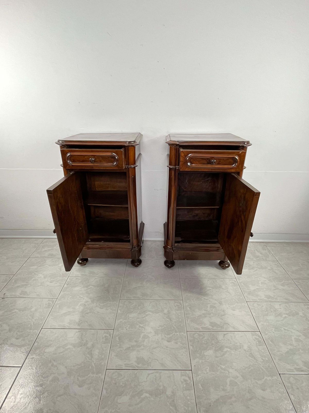 Set Of 2 Mid Century Italian Bedside Tables, 1930s photo vintage