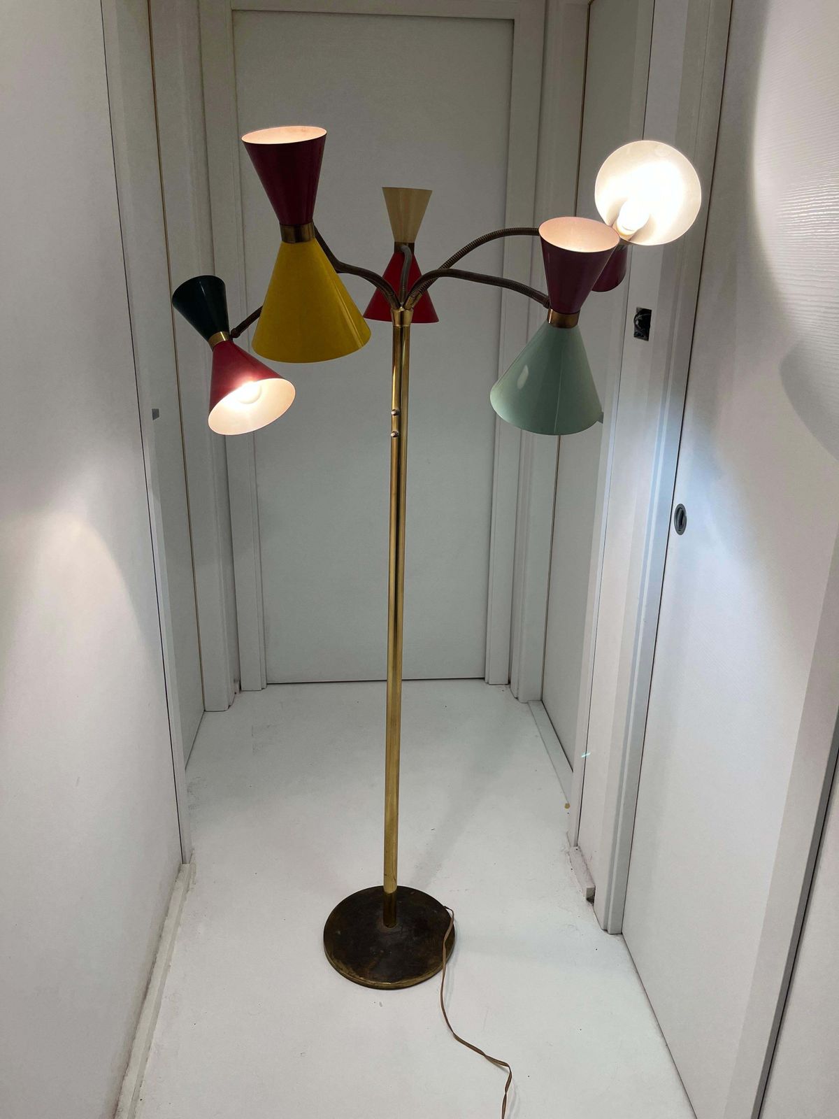 photo vintage Mid Century 5 Arm 10 Light Brass Floor Lamp Stilnovo, 1950s