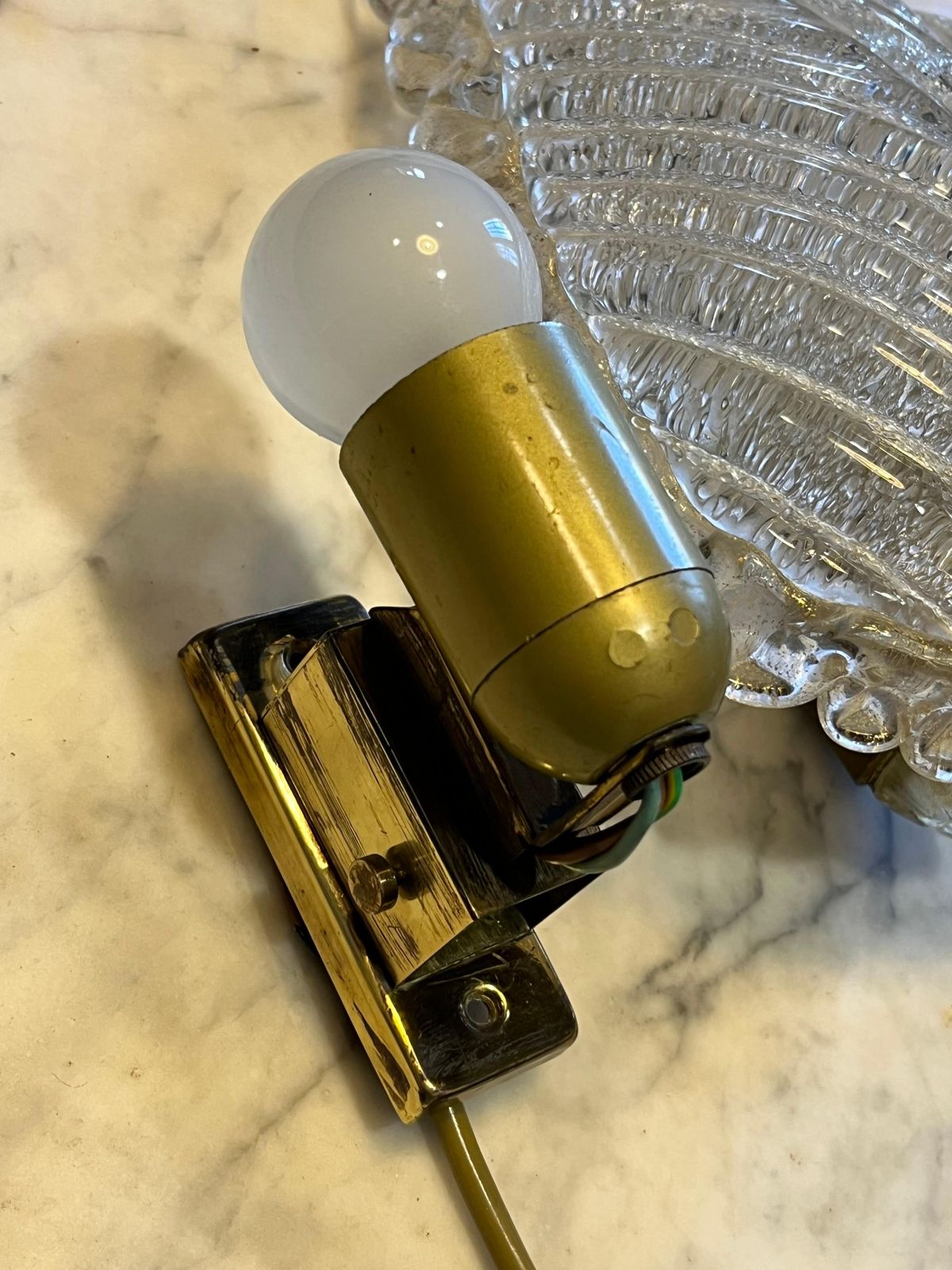 photo vintage Set Of 2 Mid Century Murano Glass And Brass Wall Lamps Attributed To Cenedese