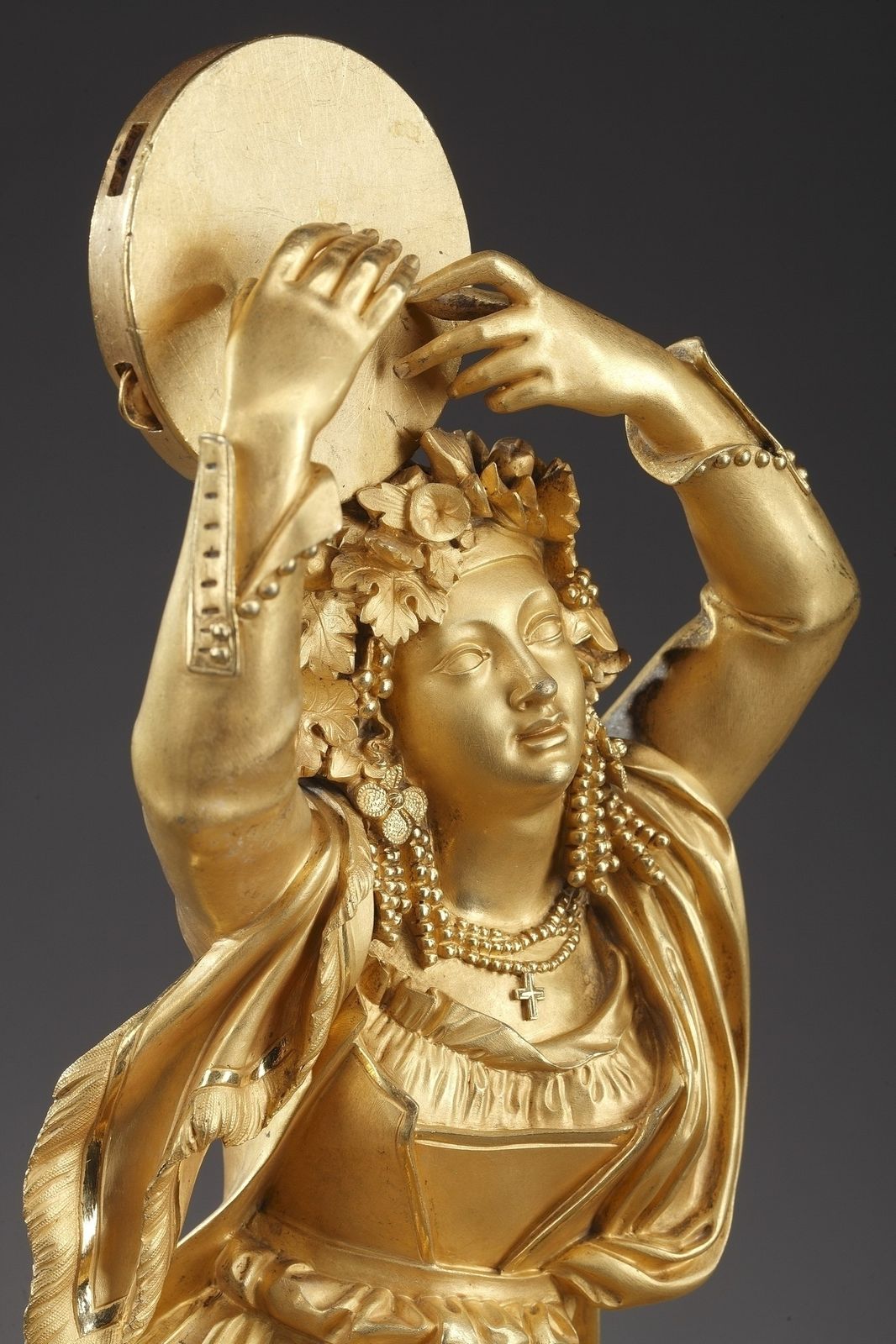 3552.0 Louis Philippe Ormolu-klok "Esmeralda" of "Danseres met tamboerijn" photo