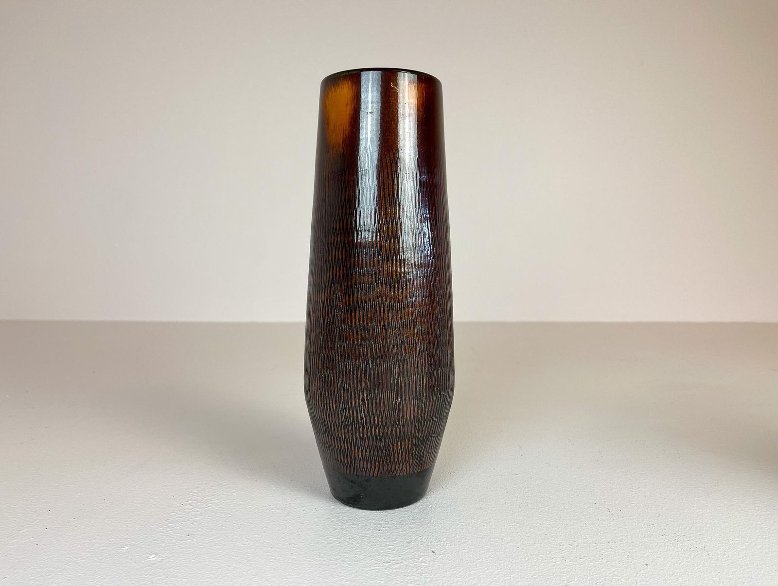 photo vinterior Mid Century Modern Set Of 4 Ceramic Vases Upsala Ekeby "Fiamma" Sweden, 1960s