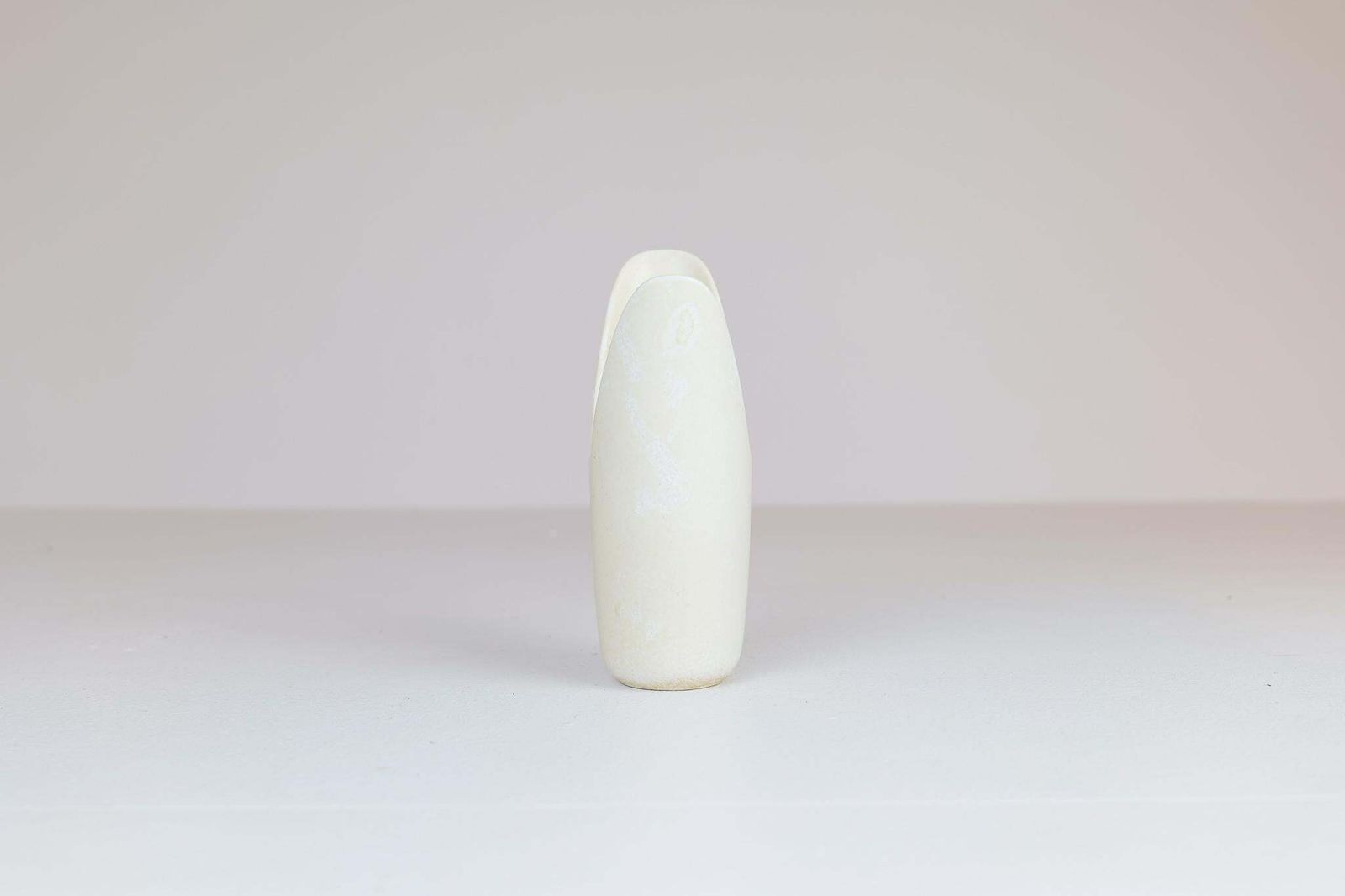 Midcentury Modern White "Pike Mouth" Vase Rörstrand By Gunnar Nylund, Sweden photo 1026.0