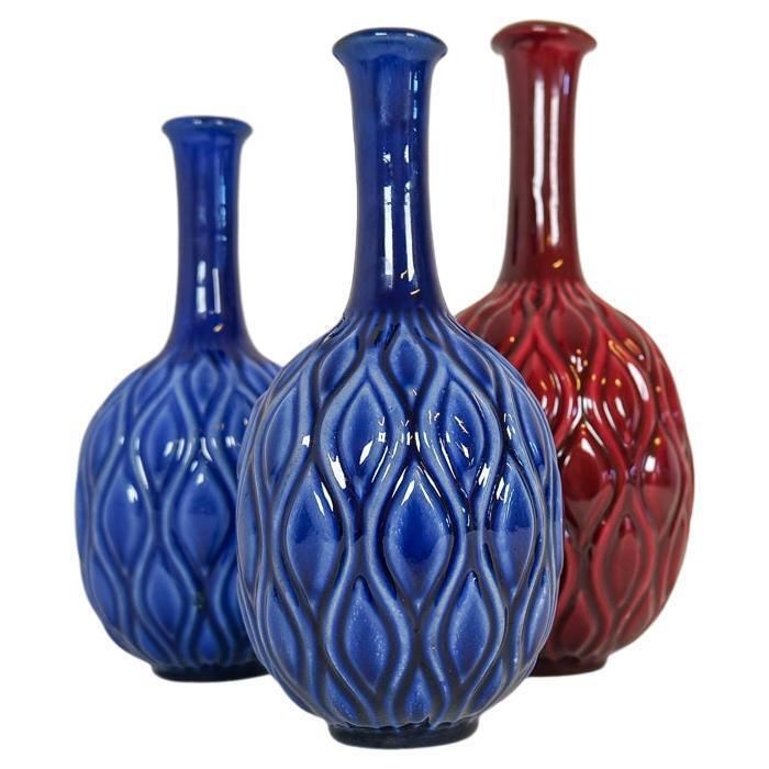 Midcentury Blue And Red Peacock Vases Sven Erik Skawonius Upsala Ekeby, 1950s