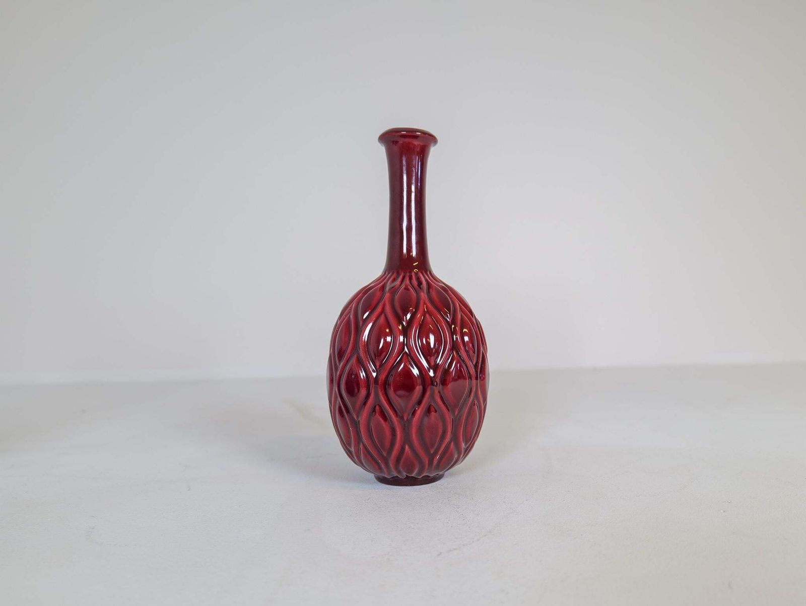 Midcentury Blue And Red Peacock Vases Sven Erik Skawonius Upsala Ekeby, 1950s photo vintage