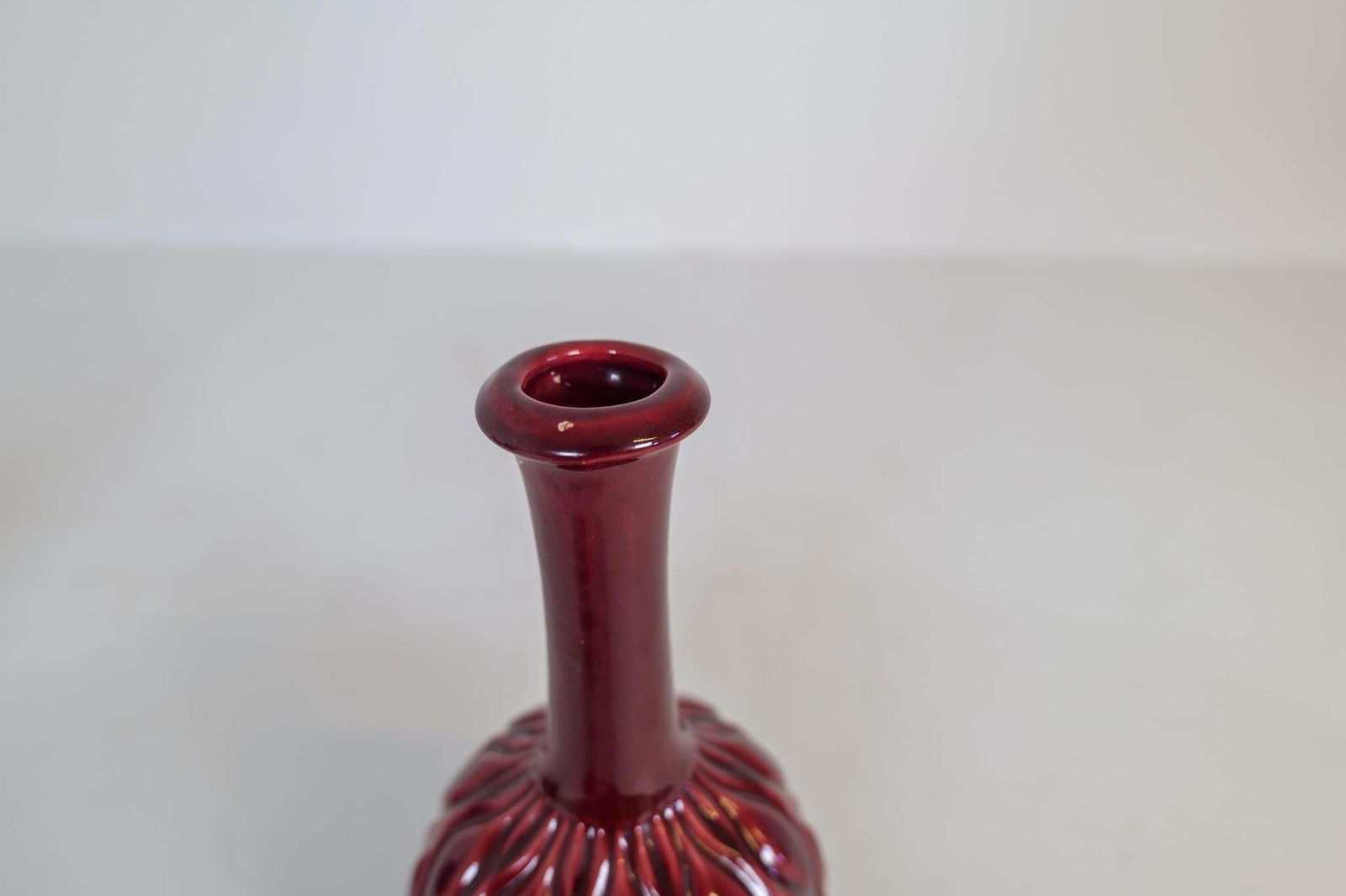 photo furniture Midcentury Blue And Red Peacock Vases Sven Erik Skawonius Upsala Ekeby, 1950s