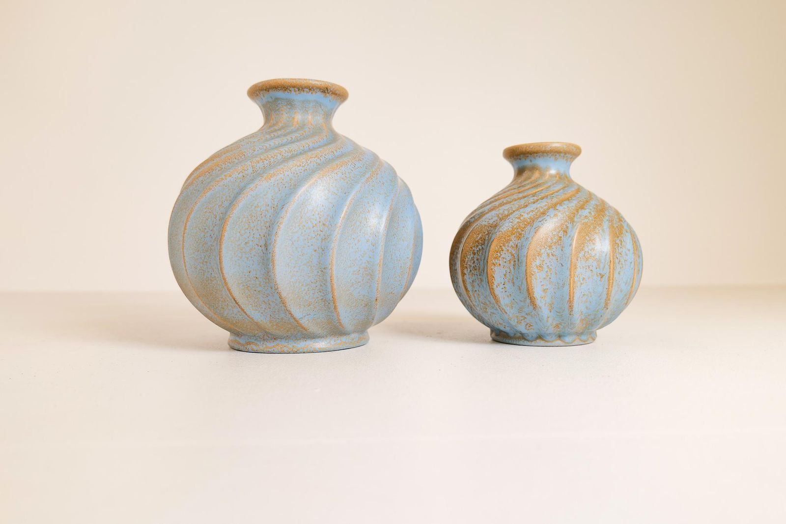 Midcentury Pair Of Ceramic Vases "Turkos", Ewald Dahlskog , Bo Fajans, Sweden photo buy