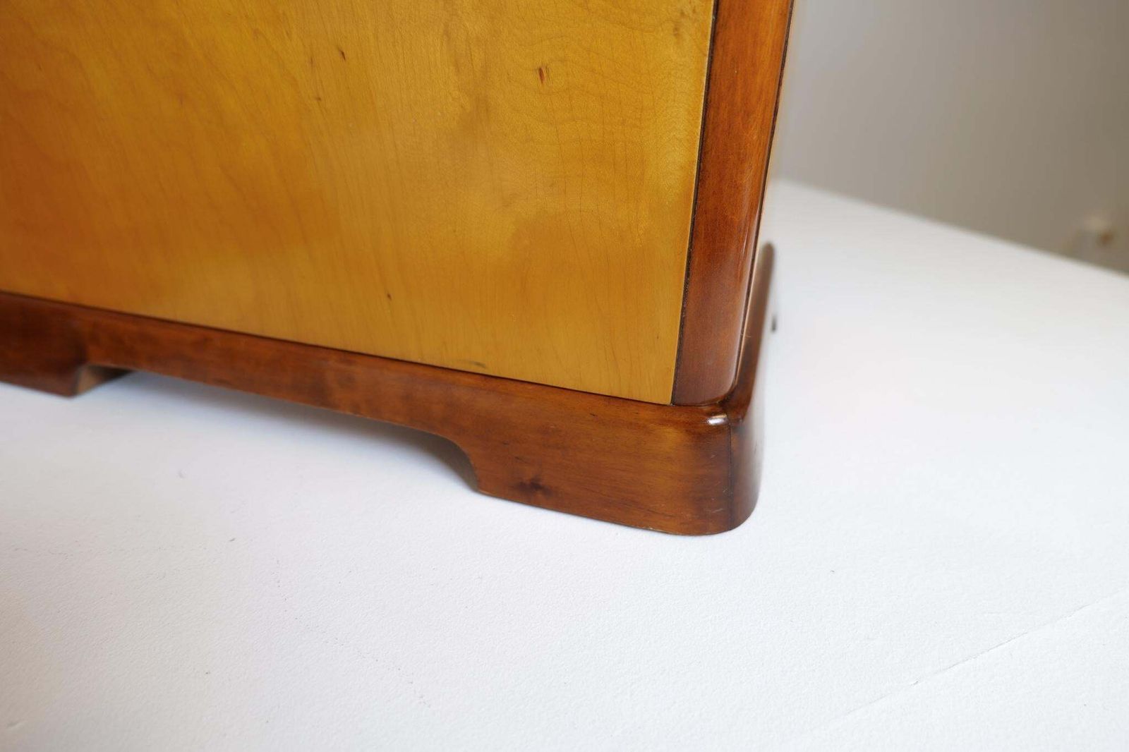 photo vintage Swedish Art Deco Stools In Lacquered Birch And Sheepskin/Shearling Seat 1940s