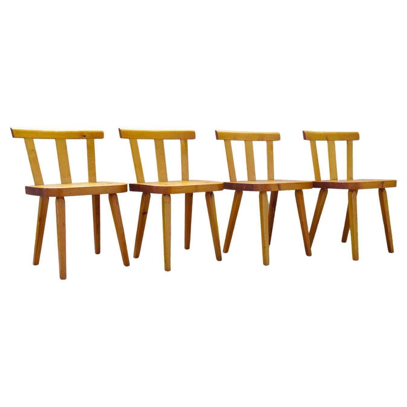 Swedish Modern Set Of 4 Dining Chairs In Pine