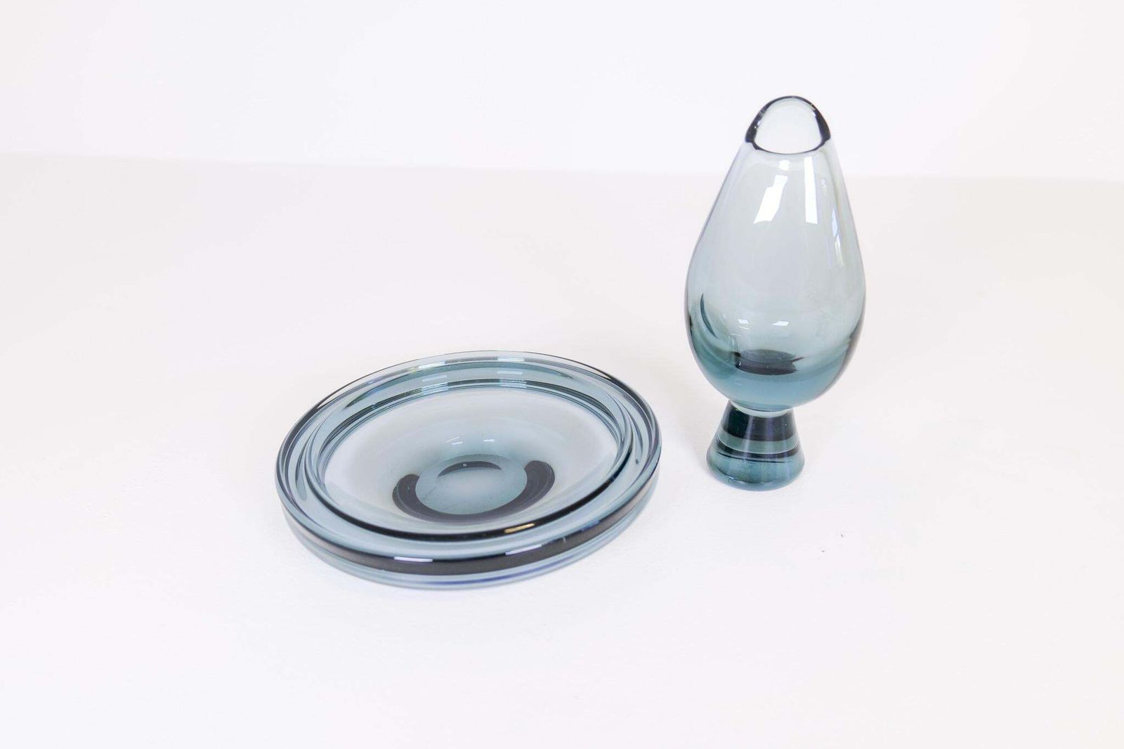 Midcentury Set Of 2 Art Glass Vessels By Vicke Lindstrand For Kosta Sweden photo Home Decor